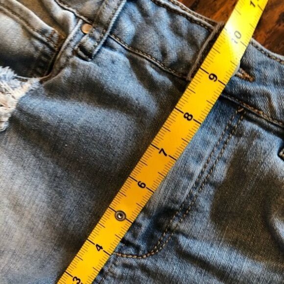 Dollhouse Andie Denim Cutoff Shorts Sz 7 - Picture 7 of 10